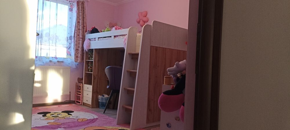 Pat etajat cu dulap si birou pentru copii