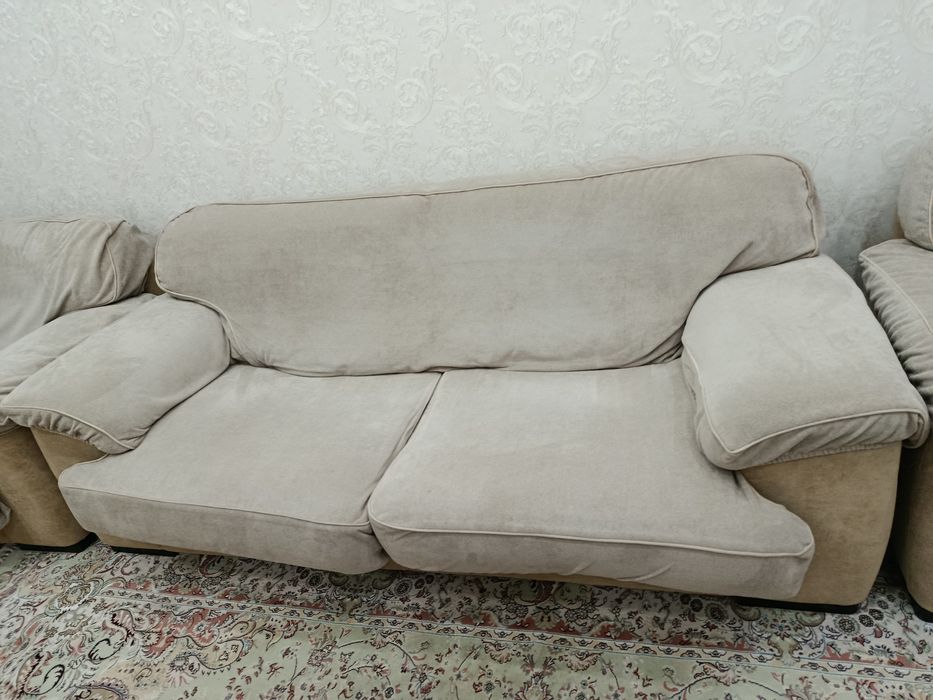 Продаю диван и 2 кресла