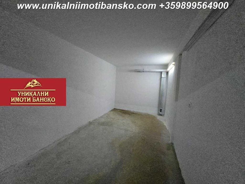Гараж за продажба в Банско