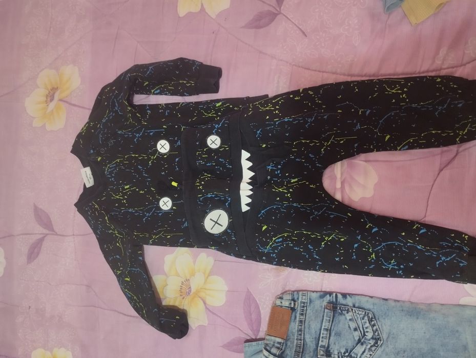 Lot 92 de băieți un trening și un set de blugi