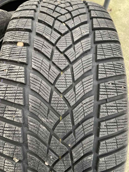 Good year 275/40/22 зимни гуми
