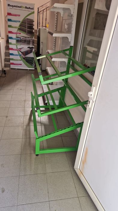 Rafturi pentru magazin Mega Image