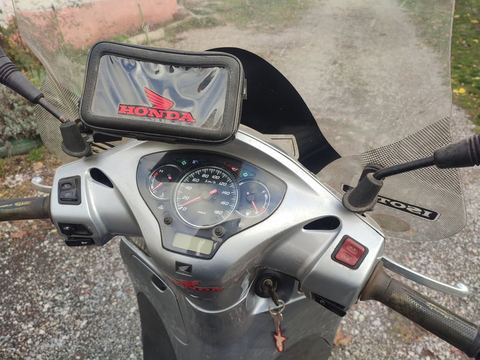 Скутер ХОНДА SH300i. 2600лв.