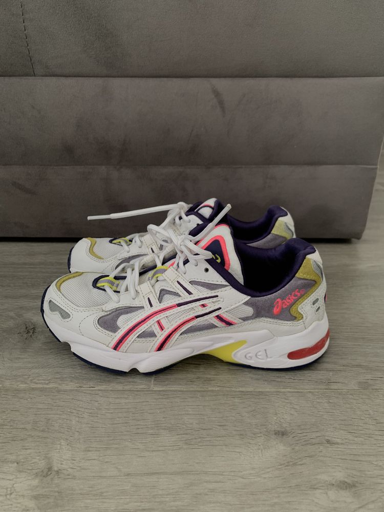 Дамски маратонки Asics