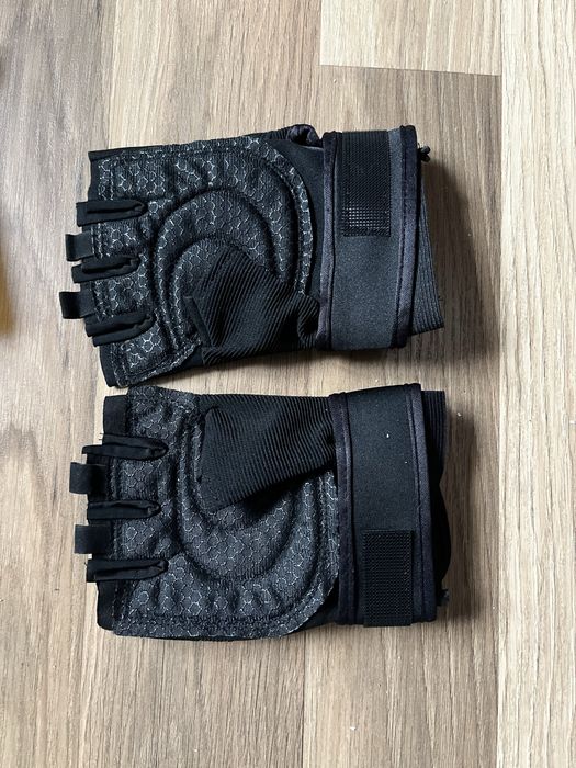 Нови фитнес ръкавици