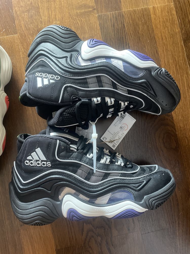 Ghete Adidas NOI pentru baschet marimea 42 si 2/3