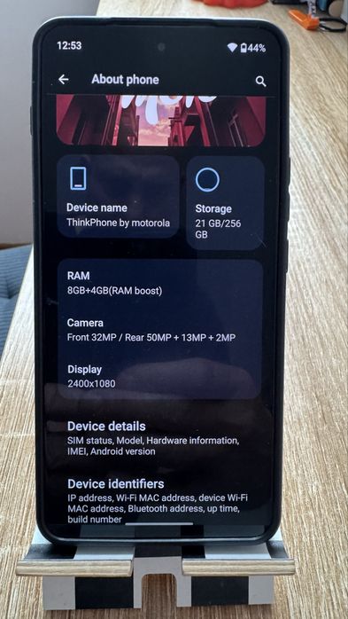 Продавам Lenovo Thinkphone 2023