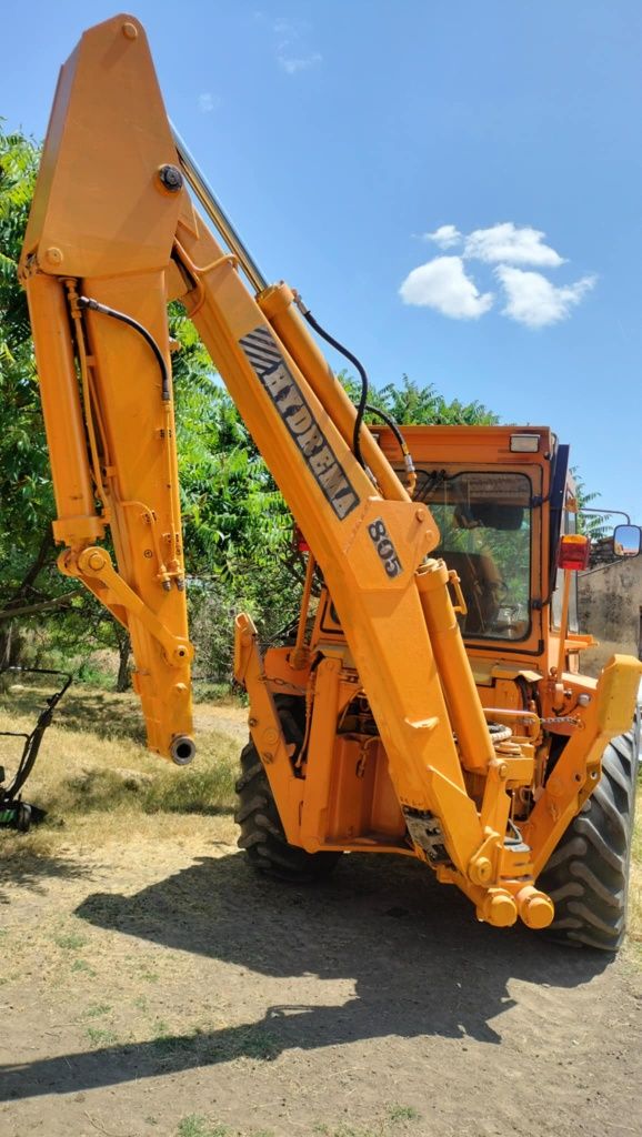 Buldoexcavator de vanzare