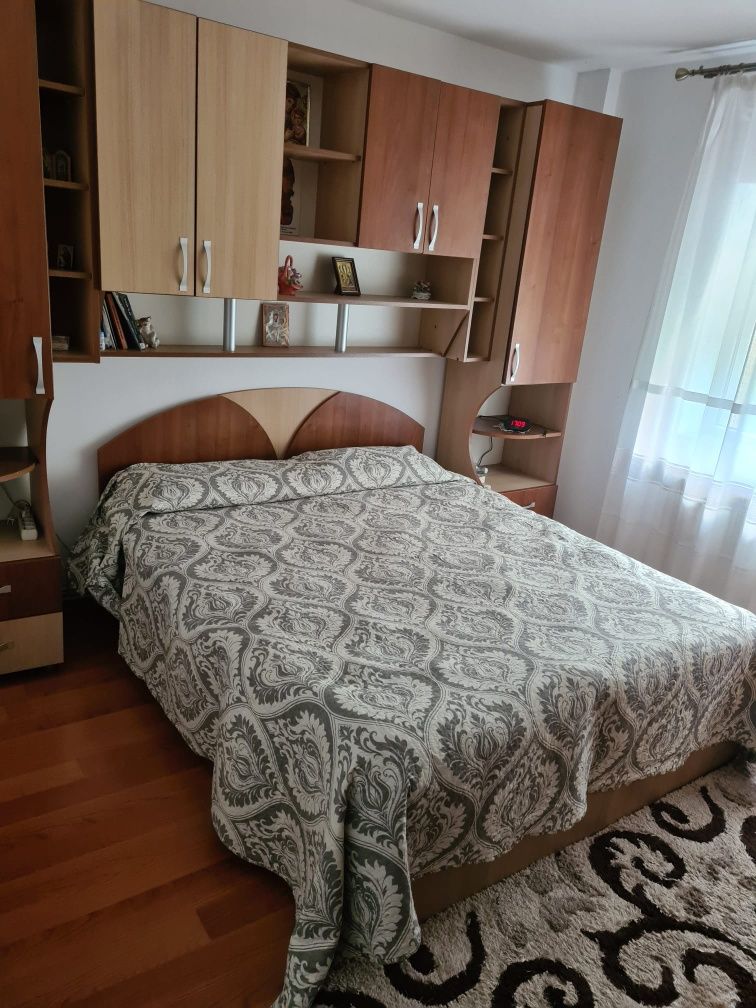 Vand apartament 3 camere