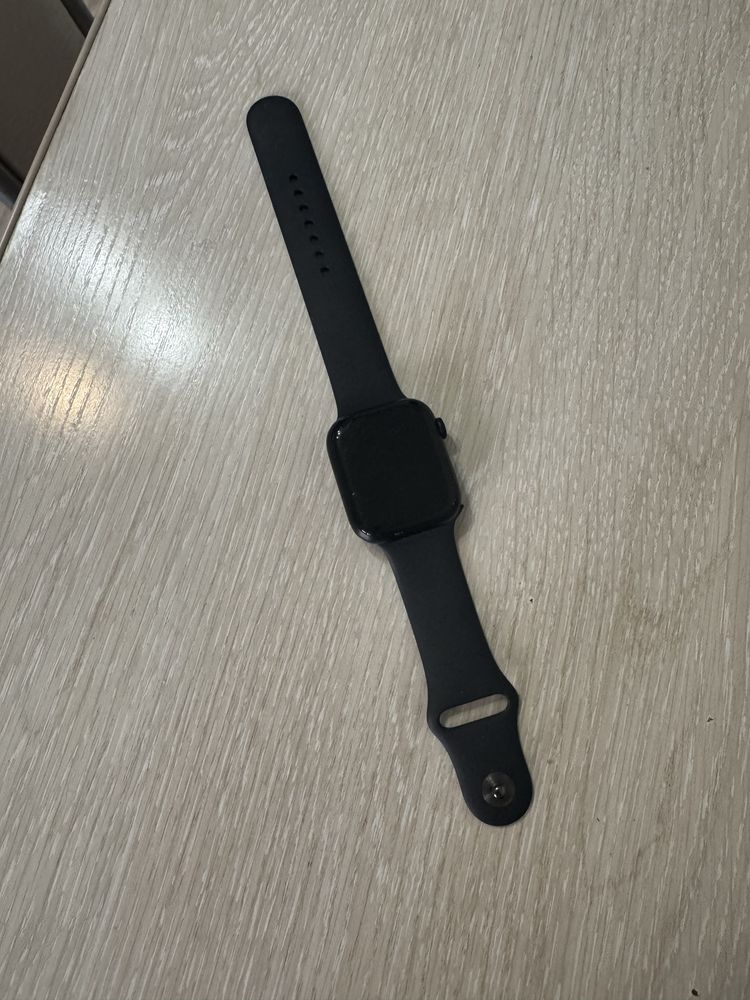Продам Apple Watch 8