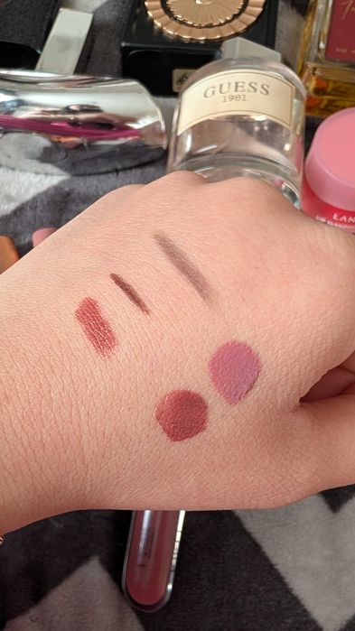 Calvin Klein, Yves Saint Laurent, Benefit, Kiko milano, Charlotte tilb