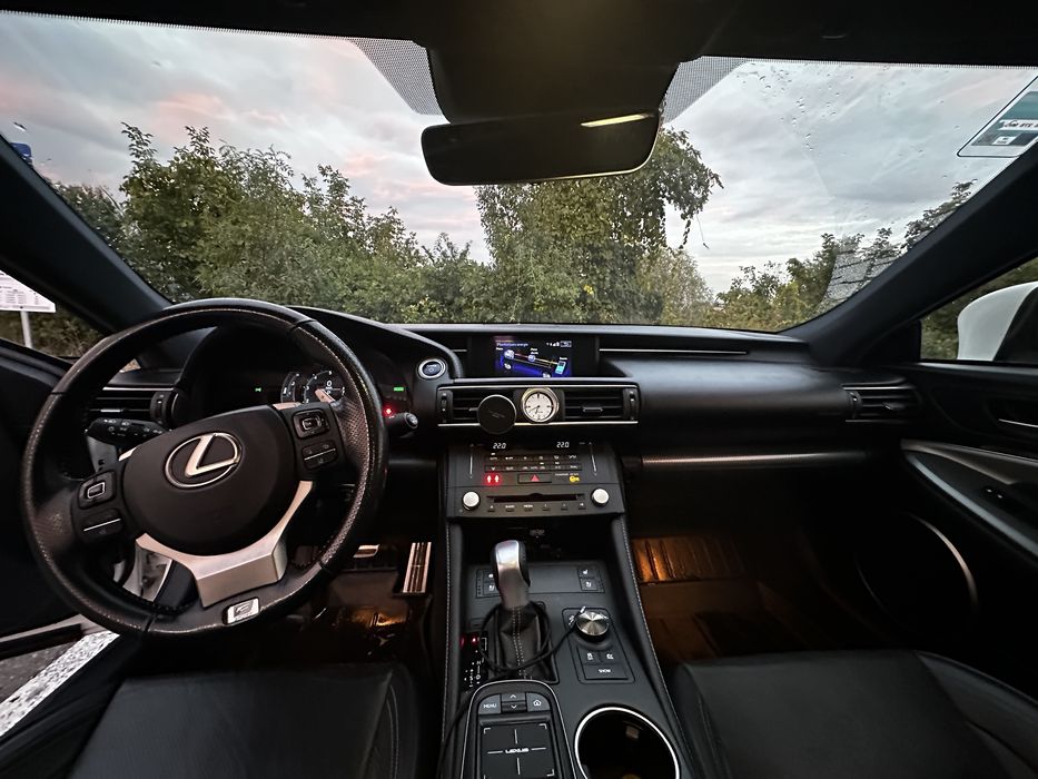 Lexus RC 300H F Sport hybrid