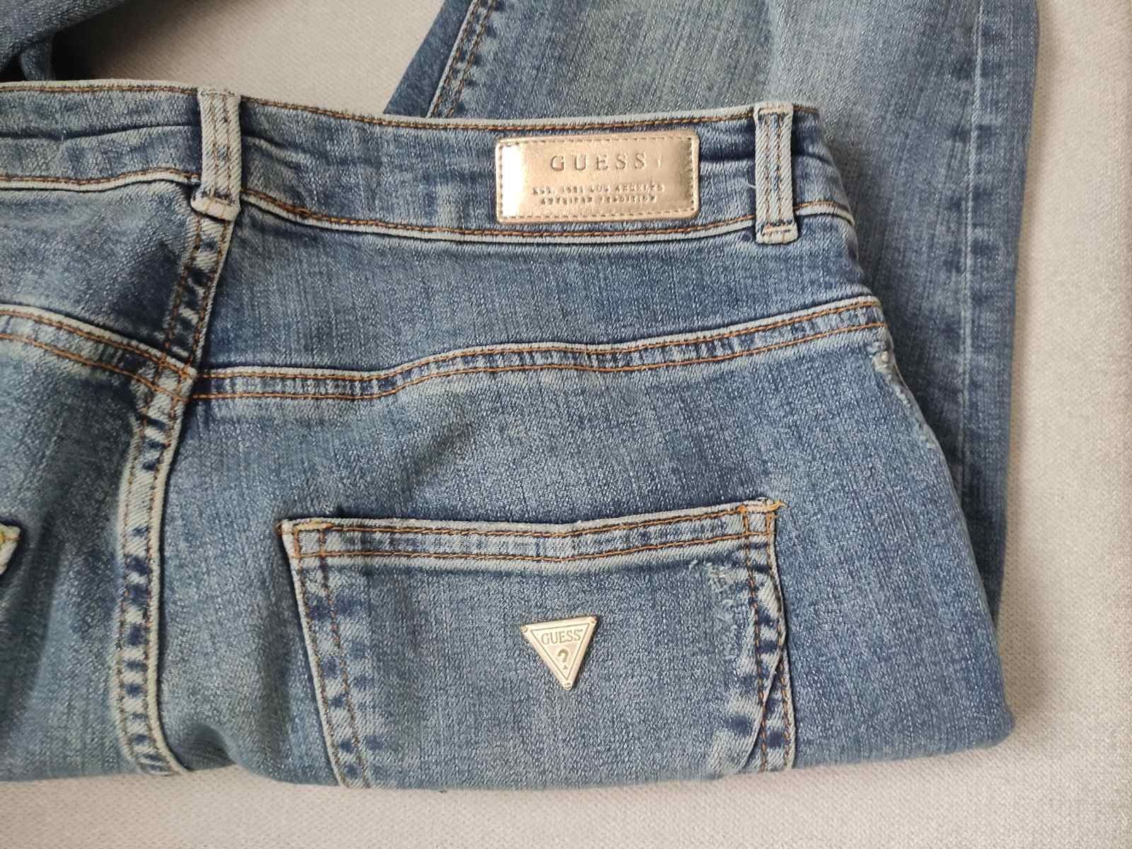 Оригинални дамски дънки Guess