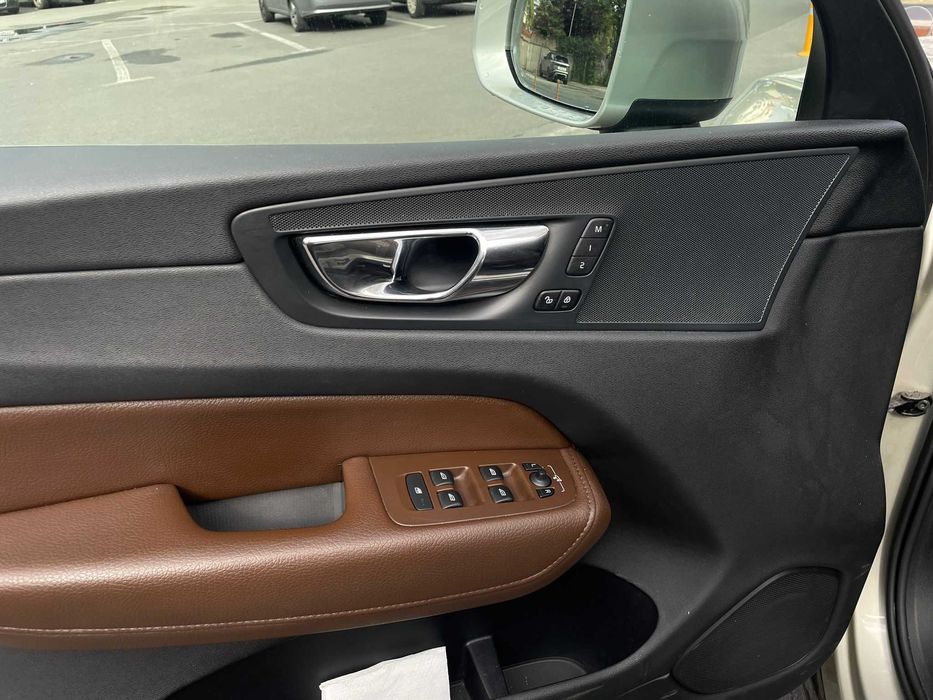 Volvo XC60 2018 190cp