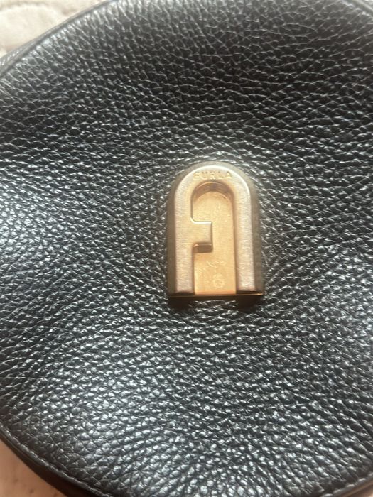 Дамска черна чанта Furla