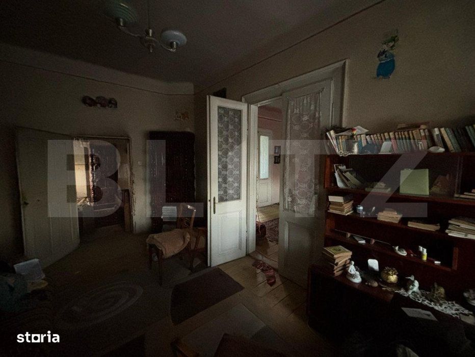 Casa de vanzare in suprafata  de 100 mp localizata central in Simleul