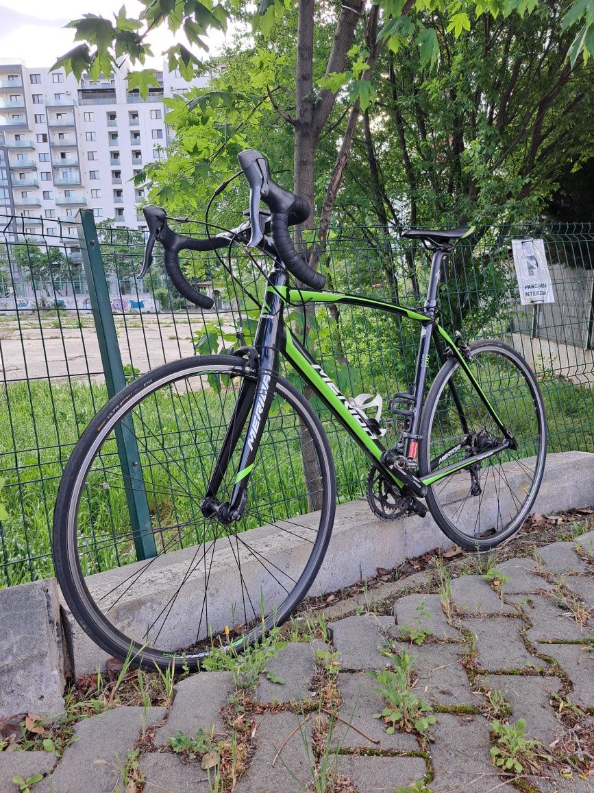 Vând bicicleta (cursiera) Merida Scultura Ride 100