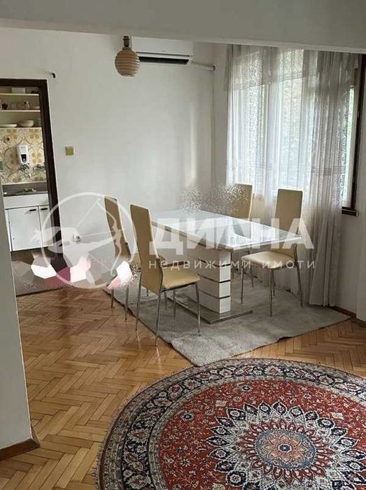Продава се Многостаен апартамент в Пловдив, Център - 133 кв.м за 2031 €/кв.м - Снимка #1