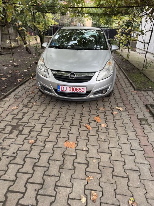 Opel corsa D 1.4 90 cp 2007