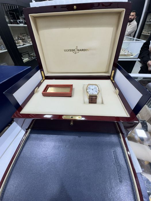 Золтые Часы Ulysse Nardin