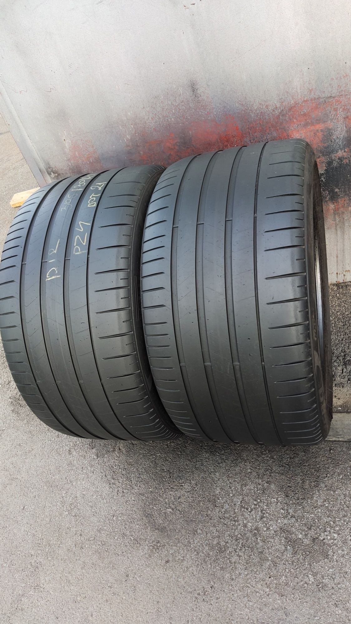 2бр. летни гуми 305/30/21 Pirelli PZero 
dot21
6mm
Добро състояние на