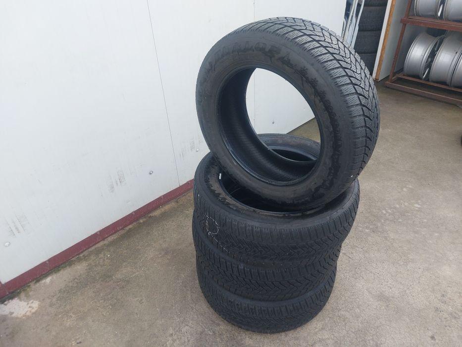 100 lei bucata! Set anvelope IARNA/M+S 205 60 16 Dunlop