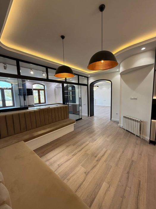 Продаётся КВАРТИРА 4/5/6 на 221м2 Ц-5 Ор-р: Финансовый институт