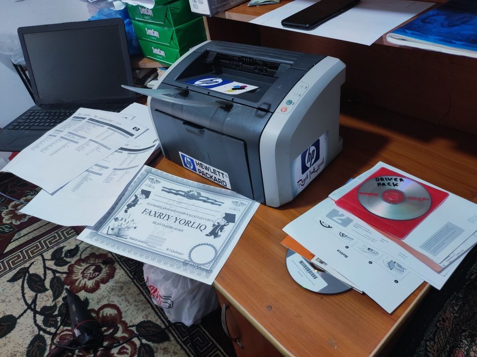 Deyarli ishlamagan yangi printer radnoy kartreji va radnoy siyohi b-n