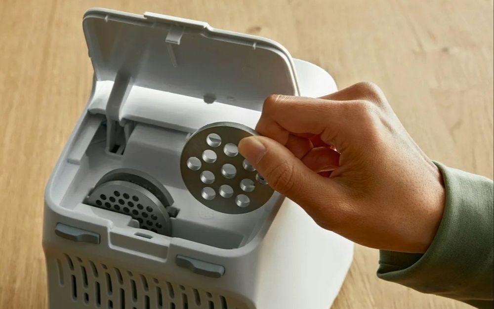 Mașina electrică pentru tocat carne BOSCH GERMANIA NOUĂ - 450 Lei