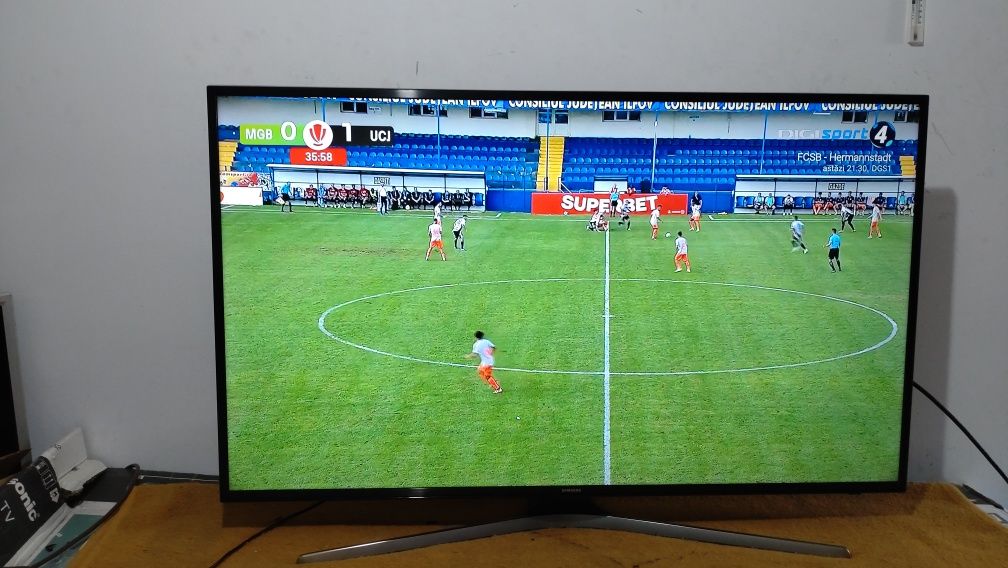 Televizor led Smart 4K UHD Samsung 125 cm WiFi