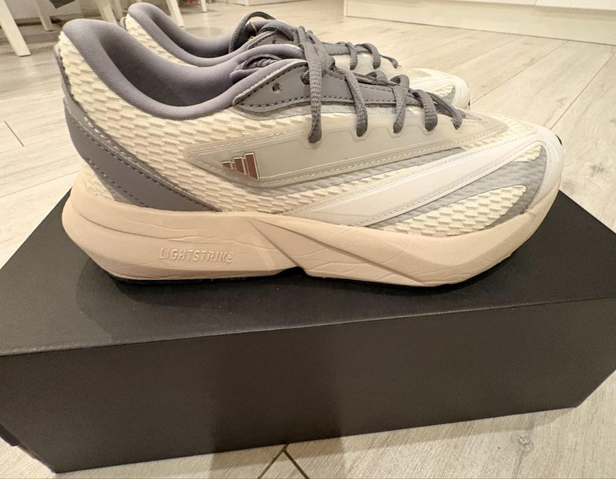 Adidas Lightblaze спортни обувки