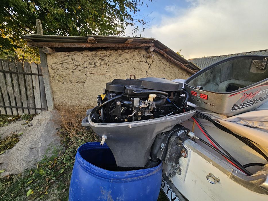 Vând motor Mariner 25 cp