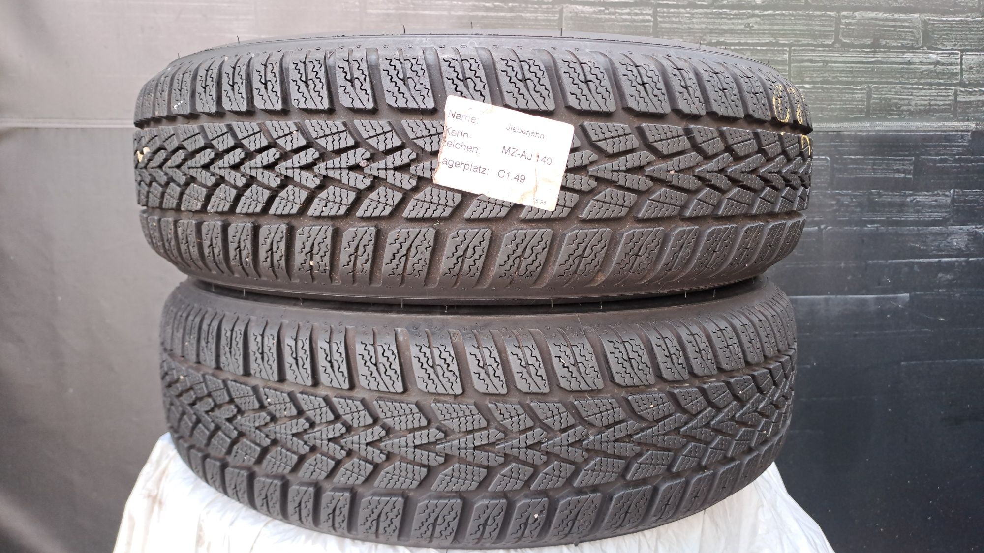 2бр. Почти Нови Зимни 165/65/15 Dunlop