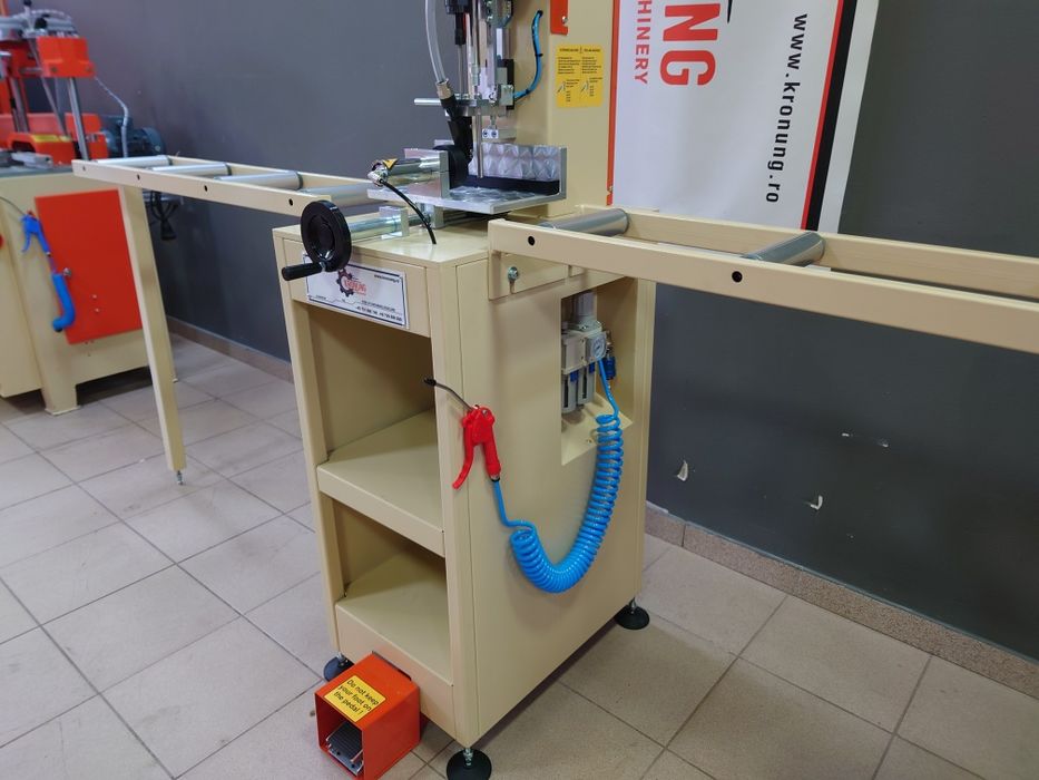 Utilaje Tamplarie PVC (Insurubat de armatura )