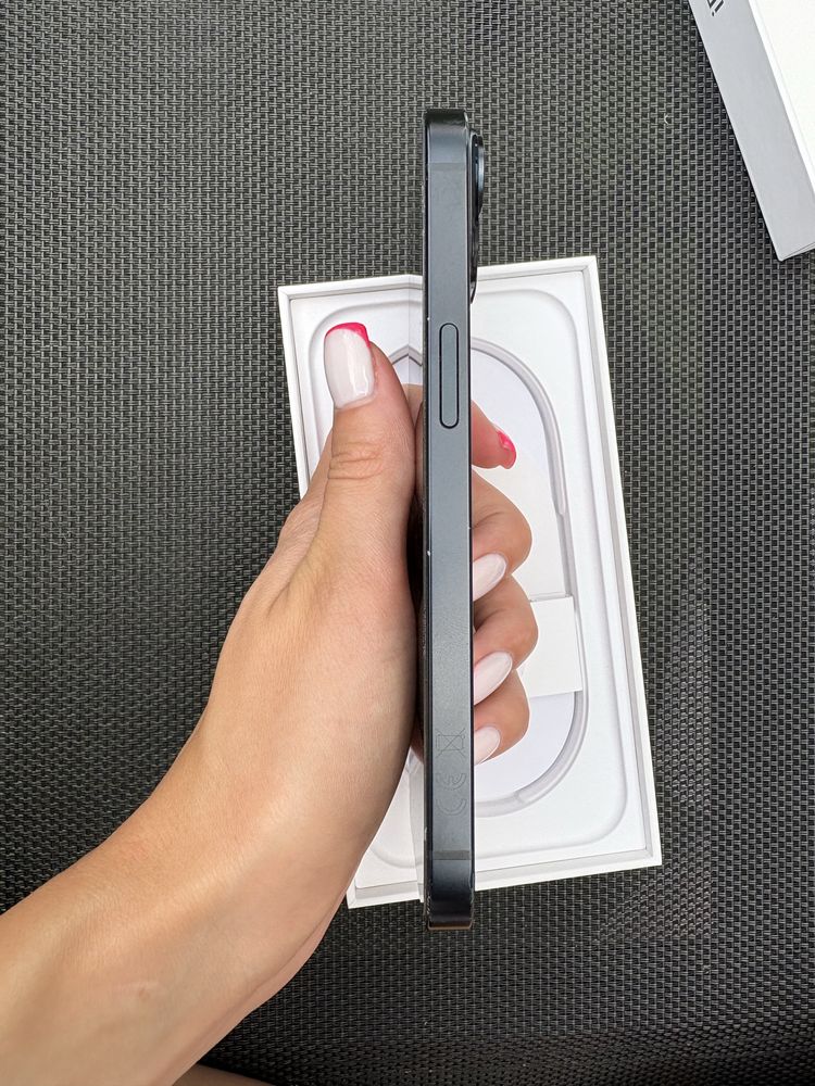 Iphone 14  ……………