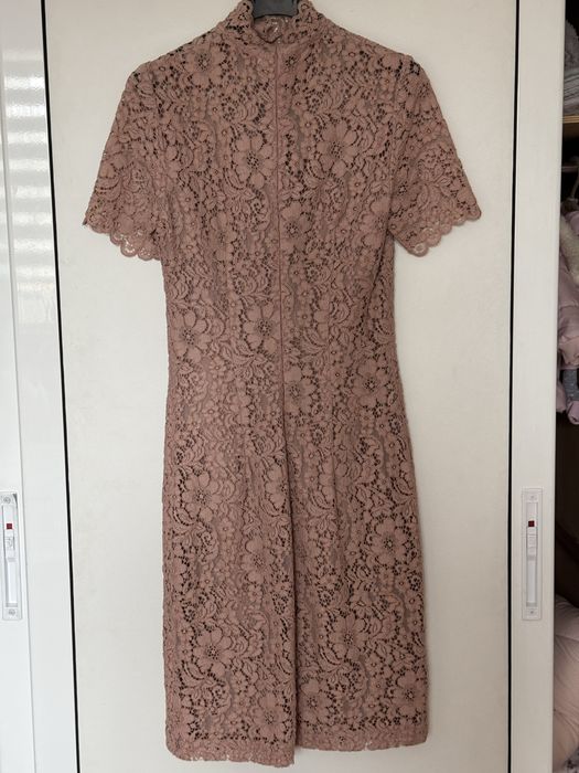 Рокля с брюкселска дантела