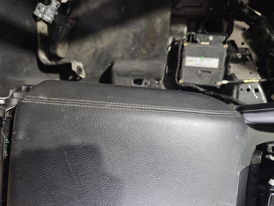 Подлакътник за Porsche Cayenne 9Y