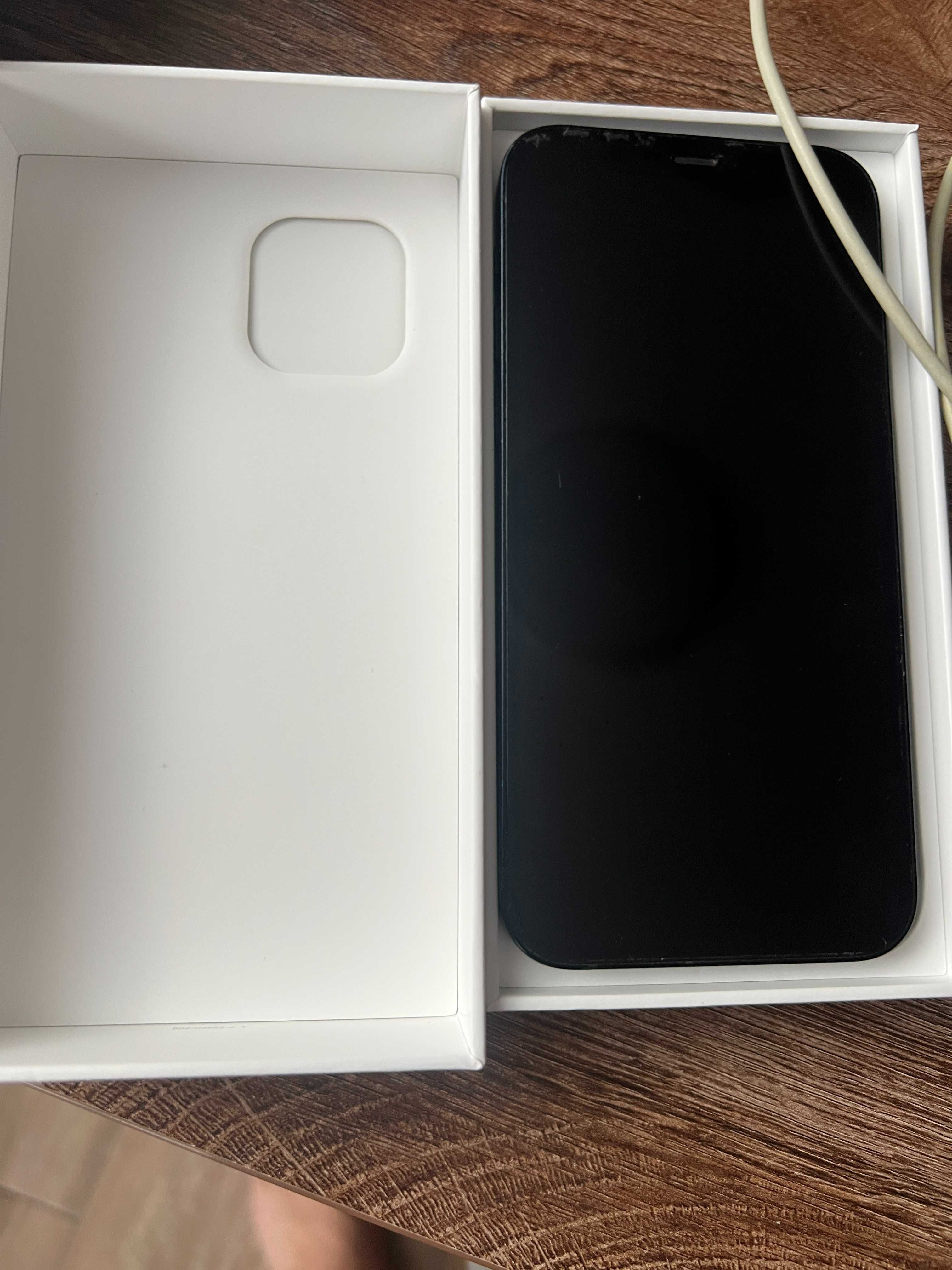 Iphone12 64 GB в добро състояние