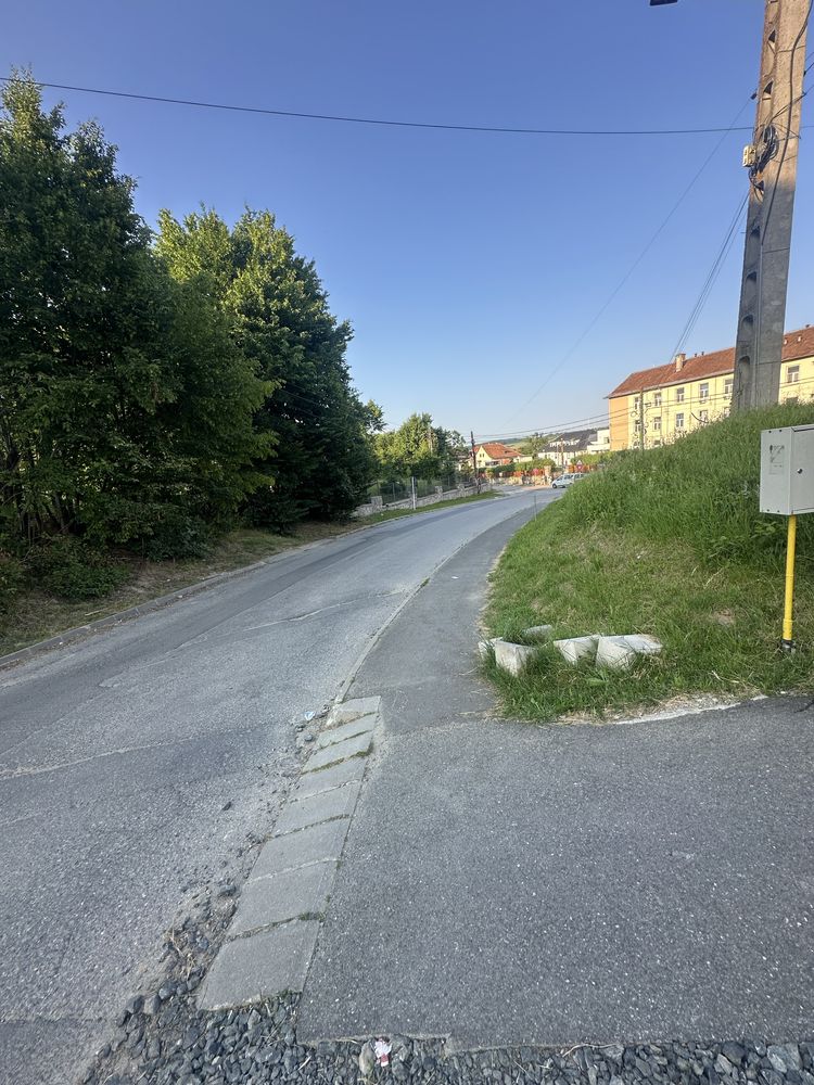 Teren la asfalt  intravilan  central cisnadie