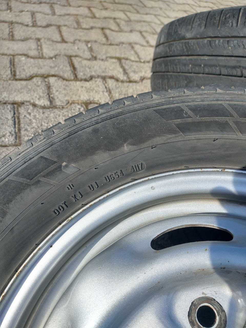 4 броя пълни колела 15″ с джанти Ford + гуми Pirelli Carrier AllSeason