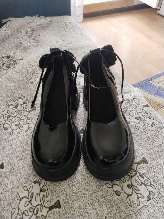 Туфли школьные новые