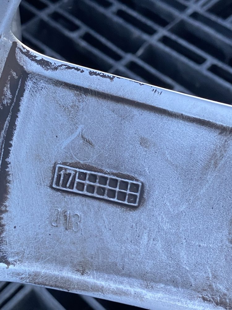 17 цола 5 х 112 мм Фолксваген , VW , Голф , Пасат , Шкода