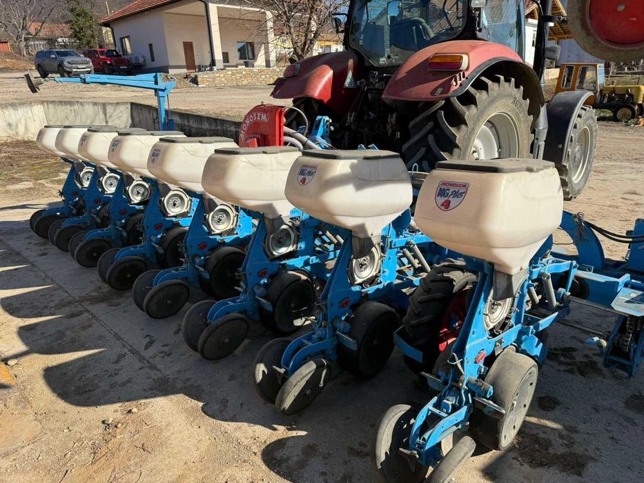Semanatoare MONOSEM NG+4 8R CS3000 , rabatabil hidraulic, an 2014