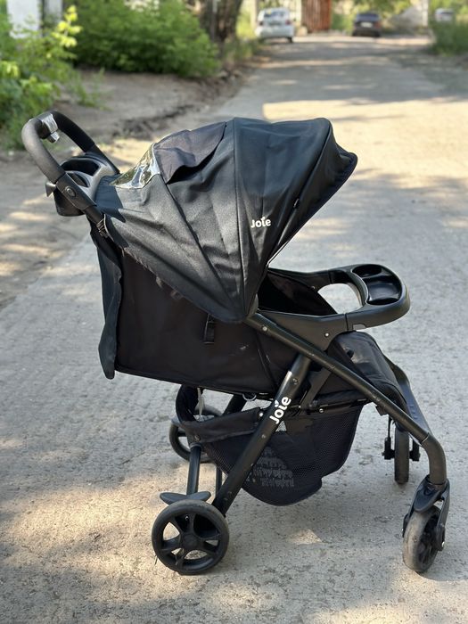 Продам детскую коляску Joie
