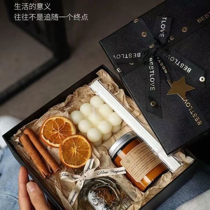 Новогодний подарочный бокс