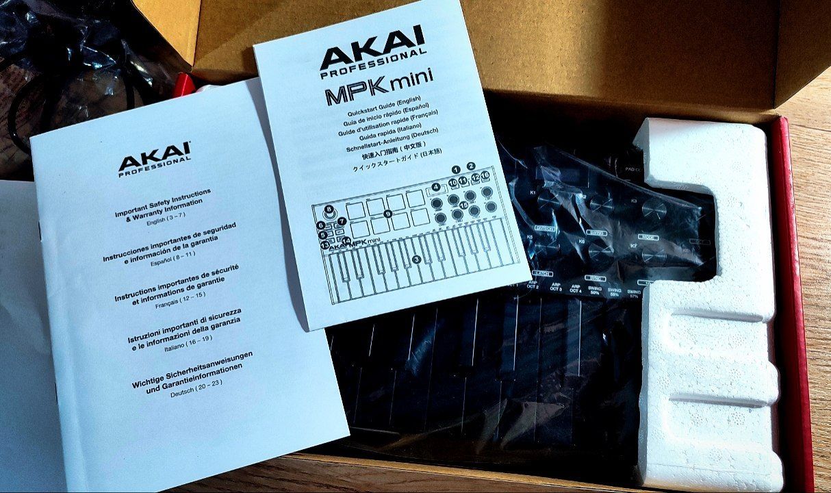 MIDI-клавиатура Akai Pro MPK Mini MK3 Black с гарантией 1-месяц