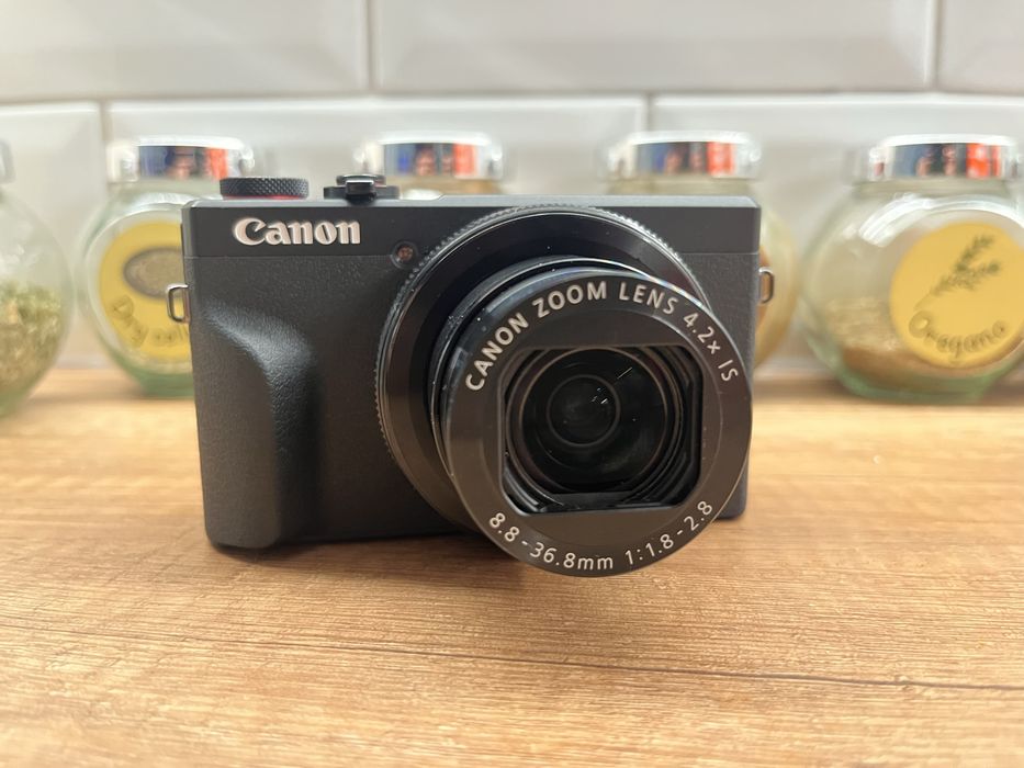Продавам Canon g7x mark III