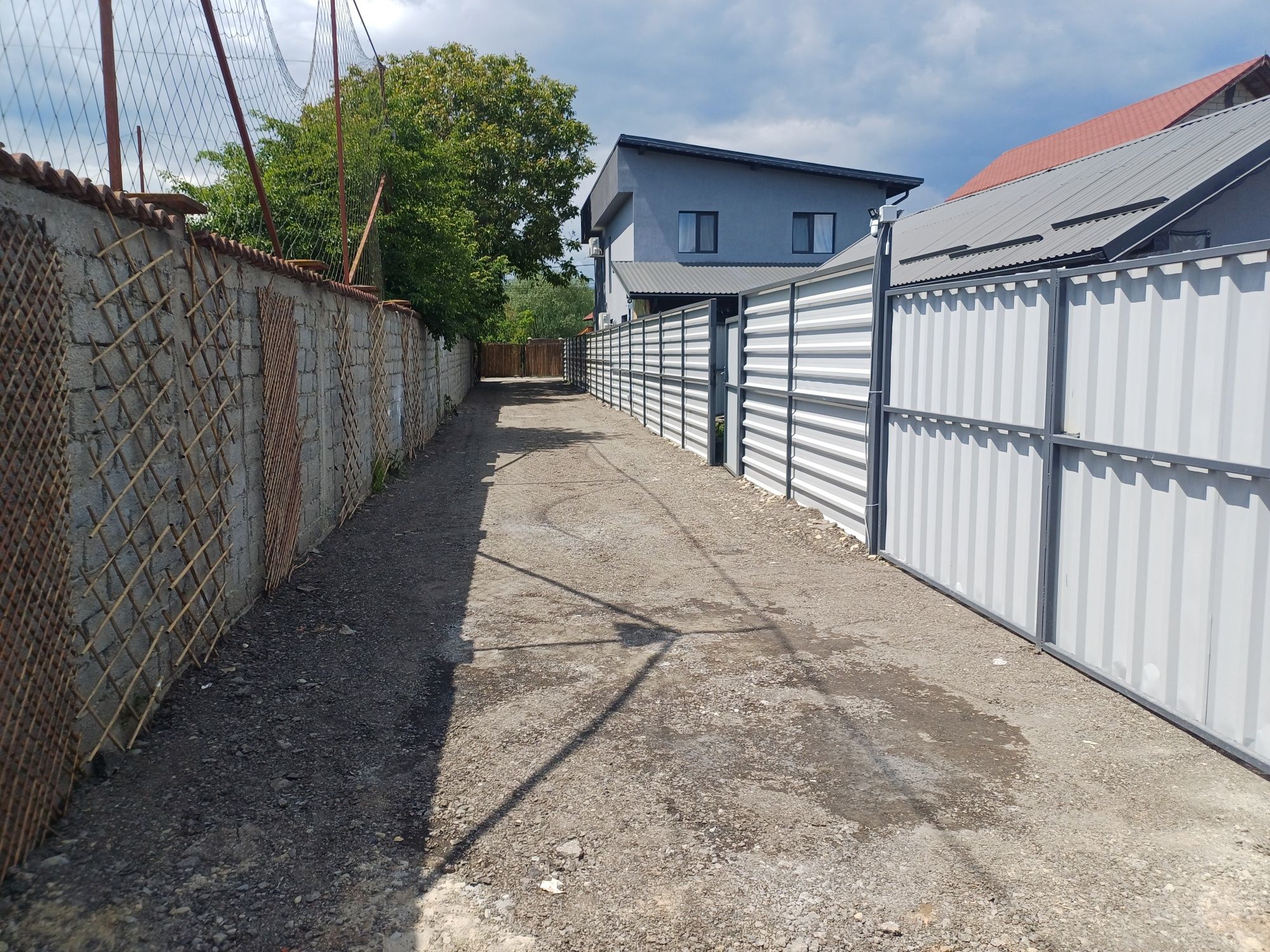 Închiriez imobil(casa)
