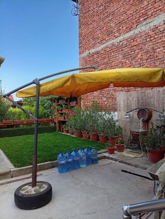 Голям градински чадър