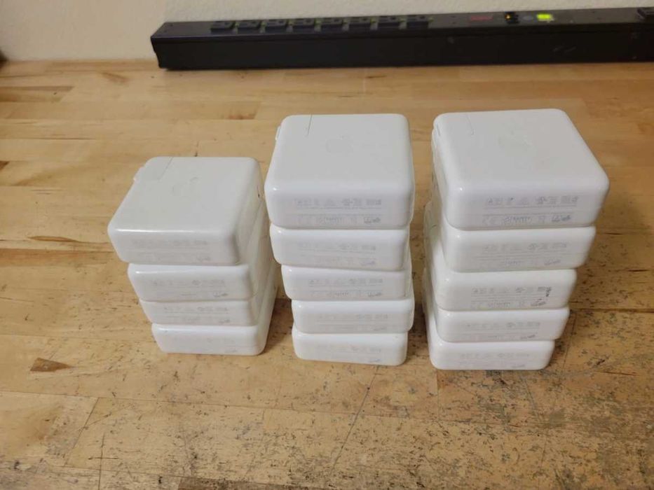 Оптом оригинальные зарядки MacBook Type-C